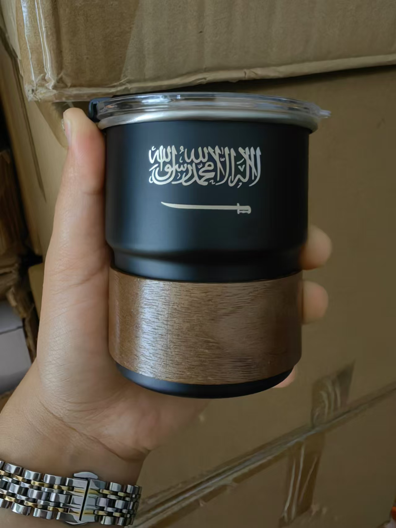 Coffee Tea Name - サウジアラビアの国旗ロゴステンレス鋼カップビールジョッキ蓋付き木製 300 ミリリットル屋外キャンプコーヒーマグ