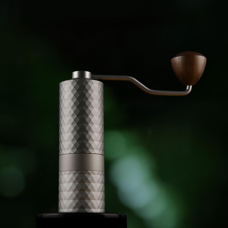 Havmore CNC加工プロ仕様調整可能ステンレス製ポータ - Burr Hand Grinder のレビューと価格